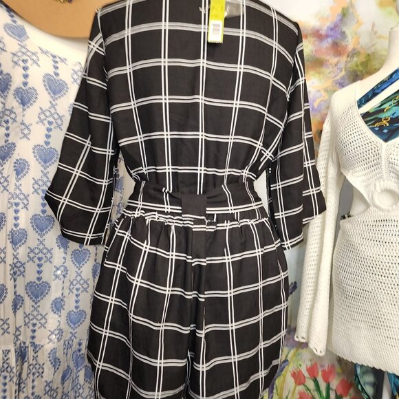 NWT-Women’s Black & White Checkered 3/4 Sleeve V-Neck Romper -Gianni Bini - Picture 3 of 7